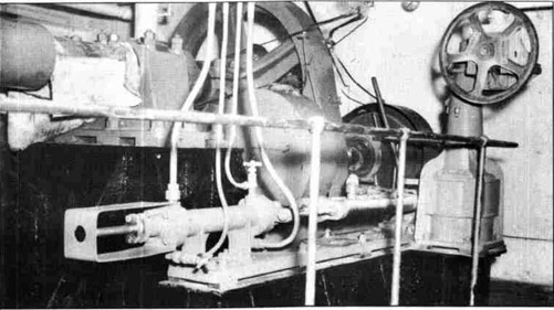 Fig. 302--Steam Operated Steering--Gear