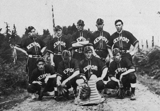 Posed photo of the baseball team.