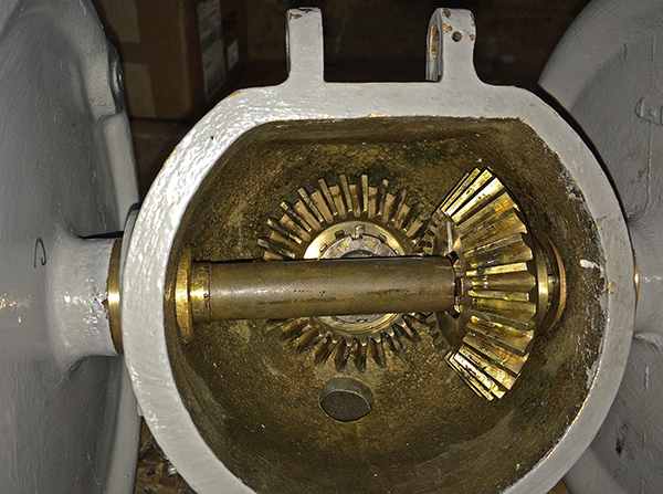 replica gears in elevation handwheel bracket