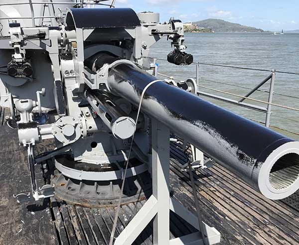 sight binoculars and open sight installed