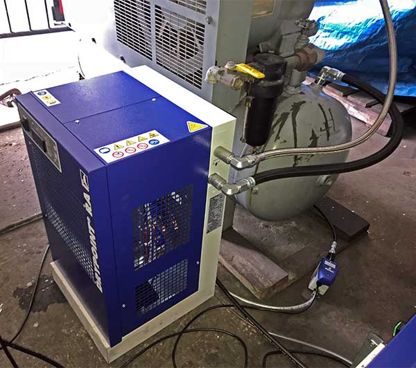 low pressure dryer and back of compressor